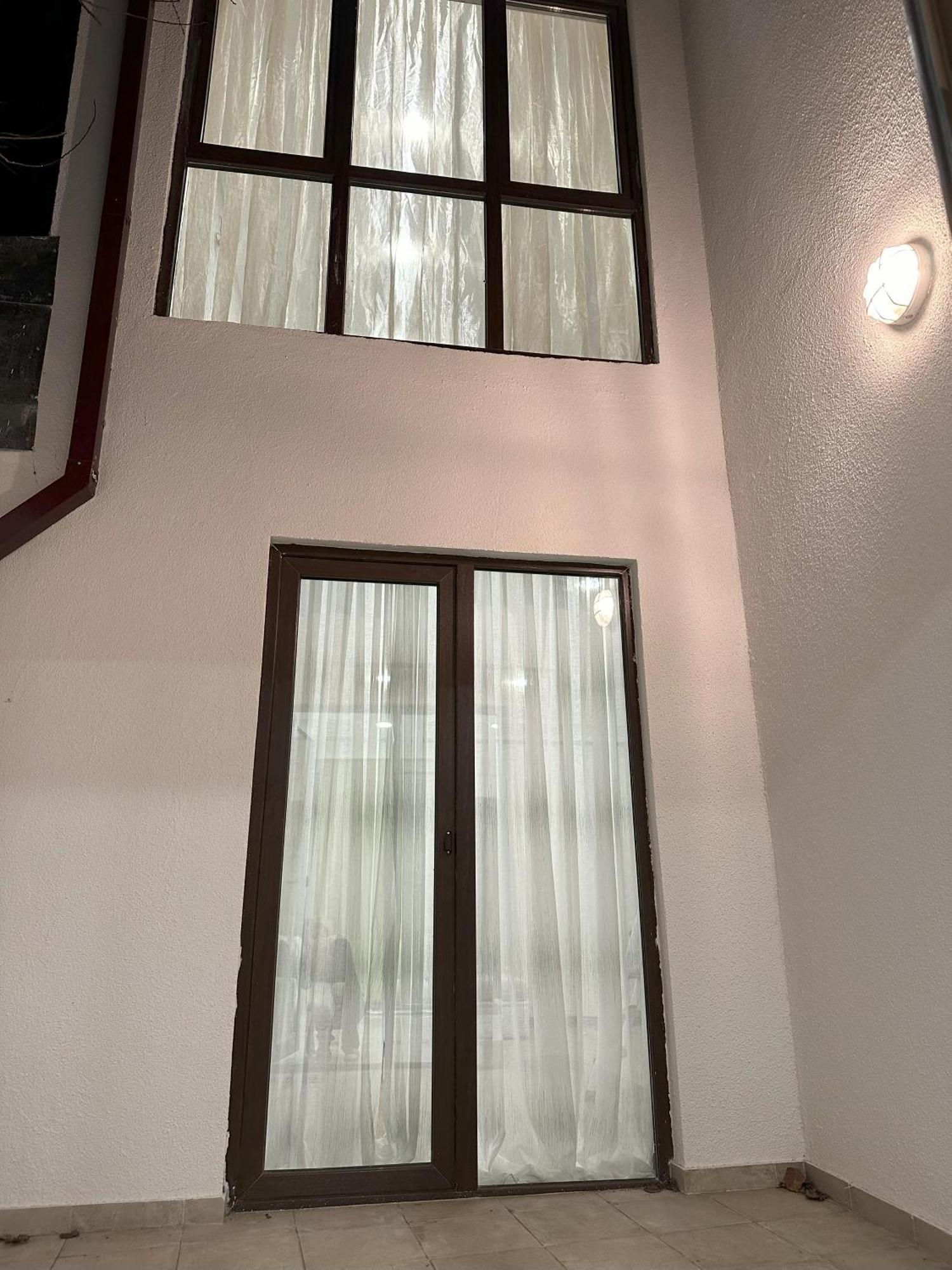 Three Palms Guest House Тбилиси Екстериор снимка