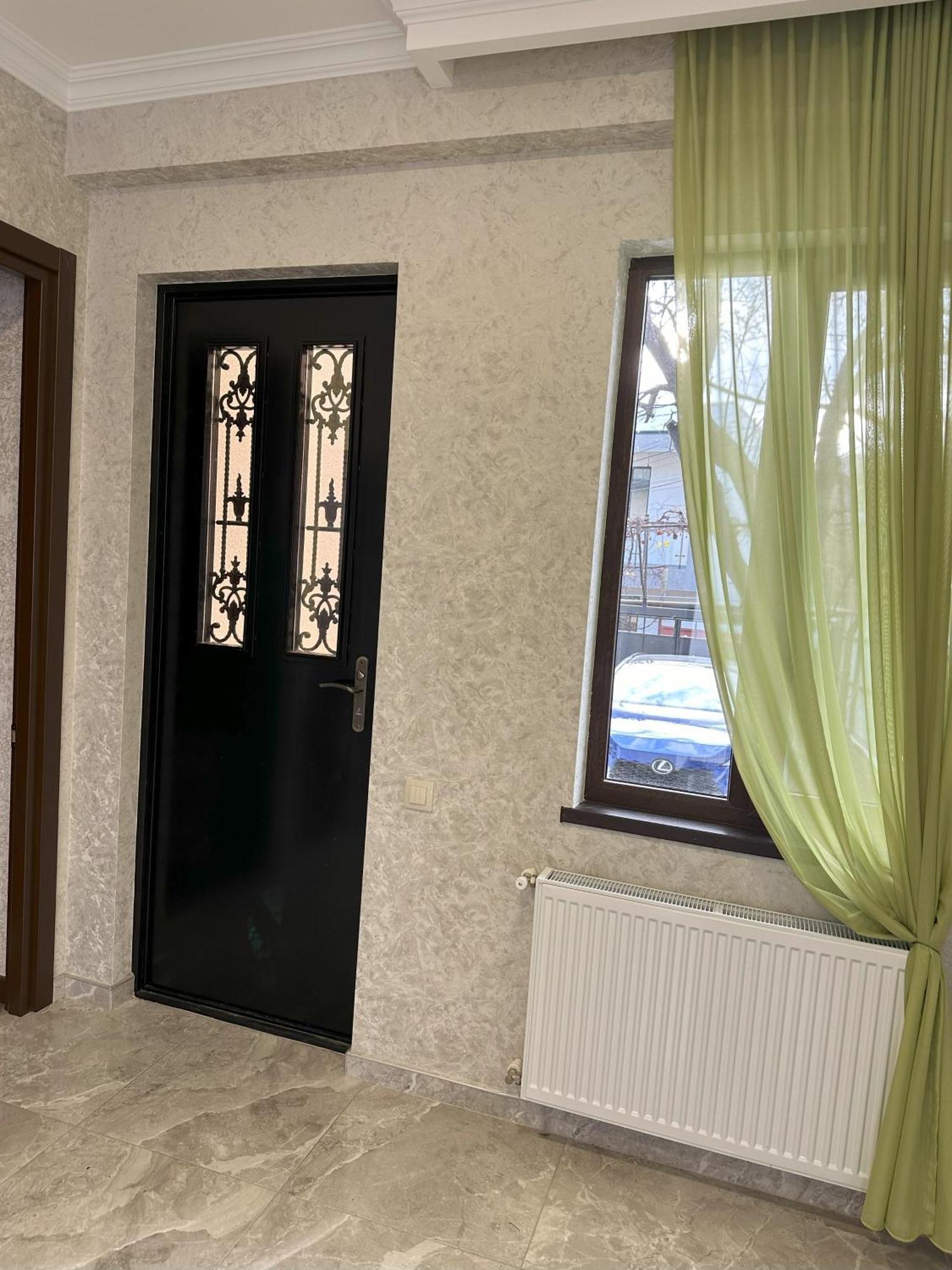 Three Palms Guest House Тбилиси Екстериор снимка